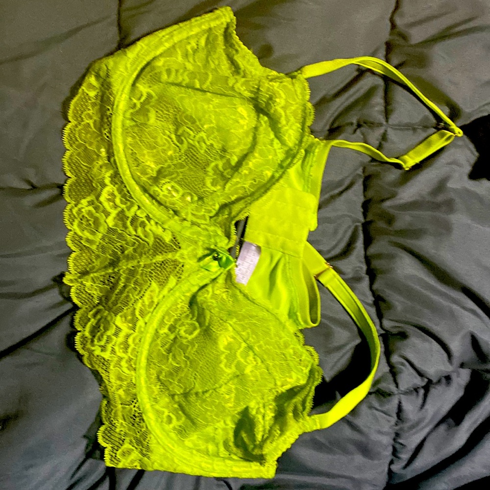 Fenty bra